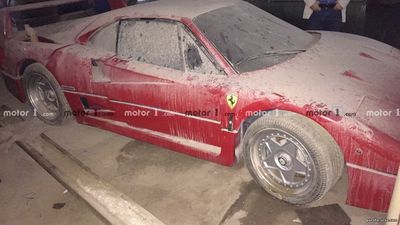 Ferrari F40 Удея Хусейна. Фото 2015 года